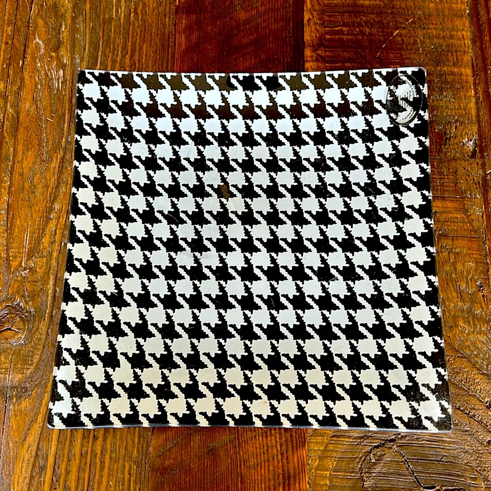 Checkered pattern Black / White Glass Tray